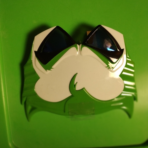Character Sunglasses - Picture 9 of 16